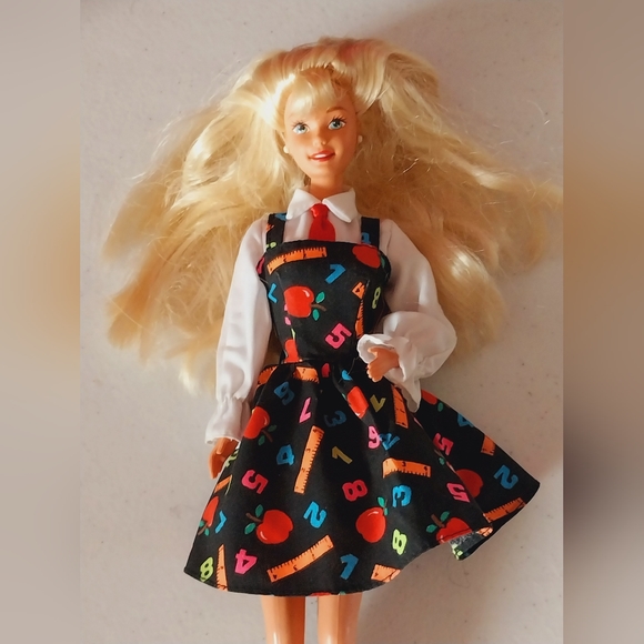 Vintage teacher barbie doll - Picture 2 of 10